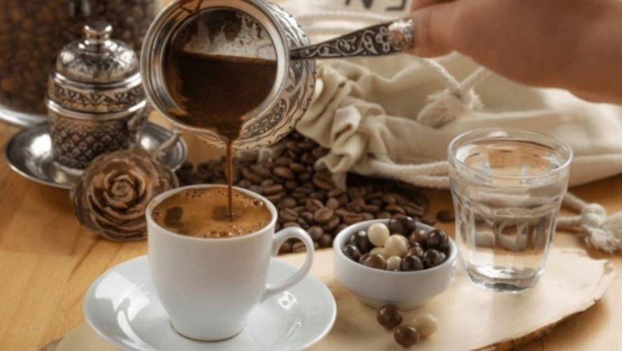 Kahvenin içine kaşık kaşık koyun! Tıkalı bağırsakları motor gibi çalıştırıyor kabızlığı bitiriyor - Resim: 22